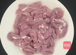 粉肠酸菜煲的做法图解1