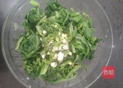 花生米拌菠菜的做法图解3