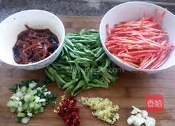 豆角蒸面的做法图解1