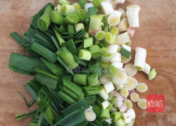 平菇蒜苗的做法图解2