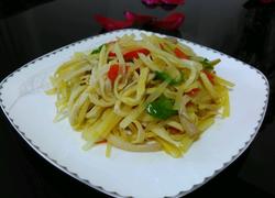 土豆炒鸡腿菇