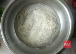 芹菜炒粉条的做法图解3