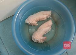 卤猪手的做法图解1