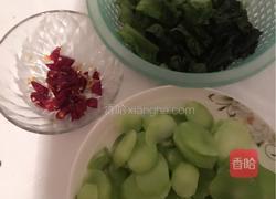清炒莴笋的做法图解1