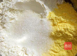 玉米面奶黄包的做法图解2