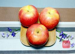 銀耳蘋果紅棗桂圓羮的做法图解5