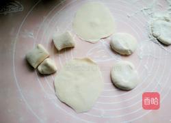 韭菜鸡蛋水煎包的做法图解2