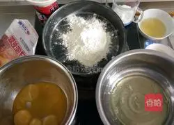 Illustration of how to make 8-inch chiffon cake 1