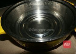 莲藕花生猪骨汤的做法图解2