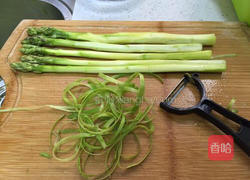 芦笋沙拉的做法图解1