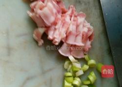 包菜炒肉片的做法图解2