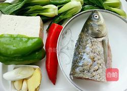 草鱼炖豆腐的做法图解1