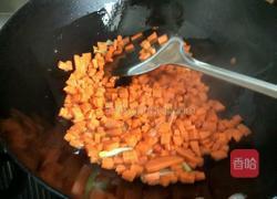 胡萝卜蛋炒饭的做法图解1