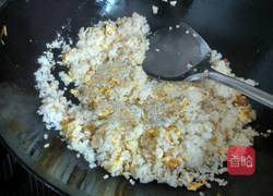 胡萝卜蛋炒饭的做法图解5