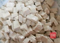 香椿芽拌豆腐的做法图解3