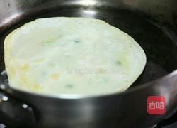 饺子皮变身葱油饼的做法图解7
