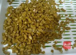 酸豆角炒鸡杂的做法图解2