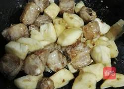 排骨焖淮山的做法图解3