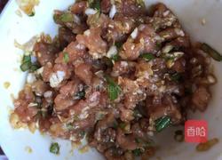 鸡蛋面粉炸蘑菇葱花肉茄盒的做法图解1