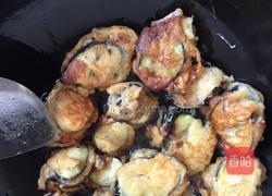 鸡蛋面粉炸蘑菇葱花肉茄盒的做法图解6