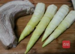 五花肉烧竹笋的做法图解2