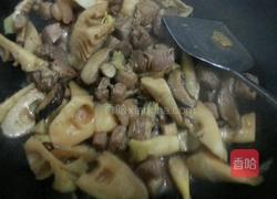 五花肉烧竹笋的做法图解9