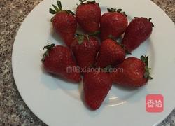 奶香草莓松饼的做法图解1