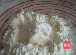 抹茶红豆奶黄酥的做法图解2