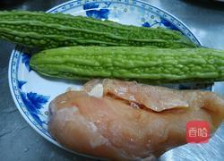 苦瓜炒肉片的做法图解1