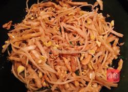 鸡丝黄豆芽炒饼的做法图解6