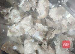 萝卜大骨汤的做法图解2