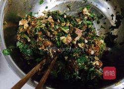 香菜大肉饺子的做法图解3
