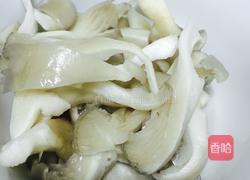 平菇鸡蛋汤的做法图解2