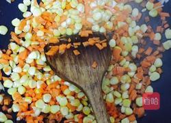 玉米胡萝卜肉末的做法图解7