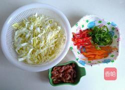 包菜炒肉丝的做法图解2