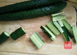 酸甜麻辣瓜条的做法图解1