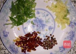 炝炒绿豆芽的做法图解2