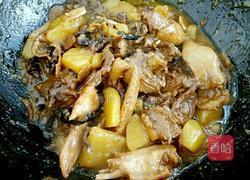 东北小鸡炖蘑菇的做法图解9