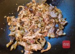 下饭菜炒肉丝的做法图解4