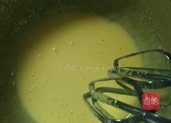 电饭锅葡萄干酸奶蛋糕的做法图解2