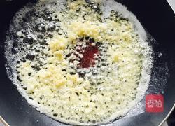 蒜蓉黄油海鲜的做法图解4
