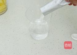 草莓菠萝奶昔的做法图解13