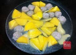 木瓜滚肉丸汤的做法图解5