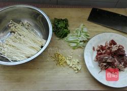 羊肉片炒金针菇的做法图解1