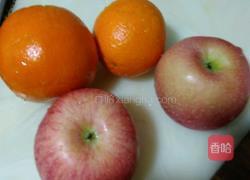 鲜榨苹果橙汁的做法图解1
