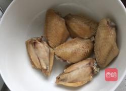 压锅鸡翅的做法图解1