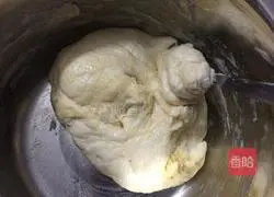 Illustration of how to make onion and ham pizza 1