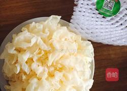 春天了,教你做一份颜值超高的银耳羹。的做法图解1