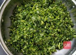 茼蒿鲜虾水饺的做法图解3