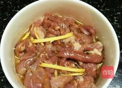 河蚬瘦肉砂锅粥的做法图解6